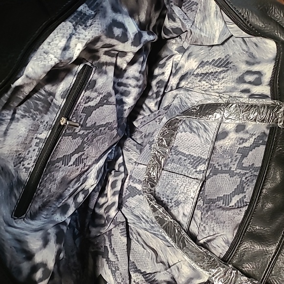 Purse - Picture 3 of 4